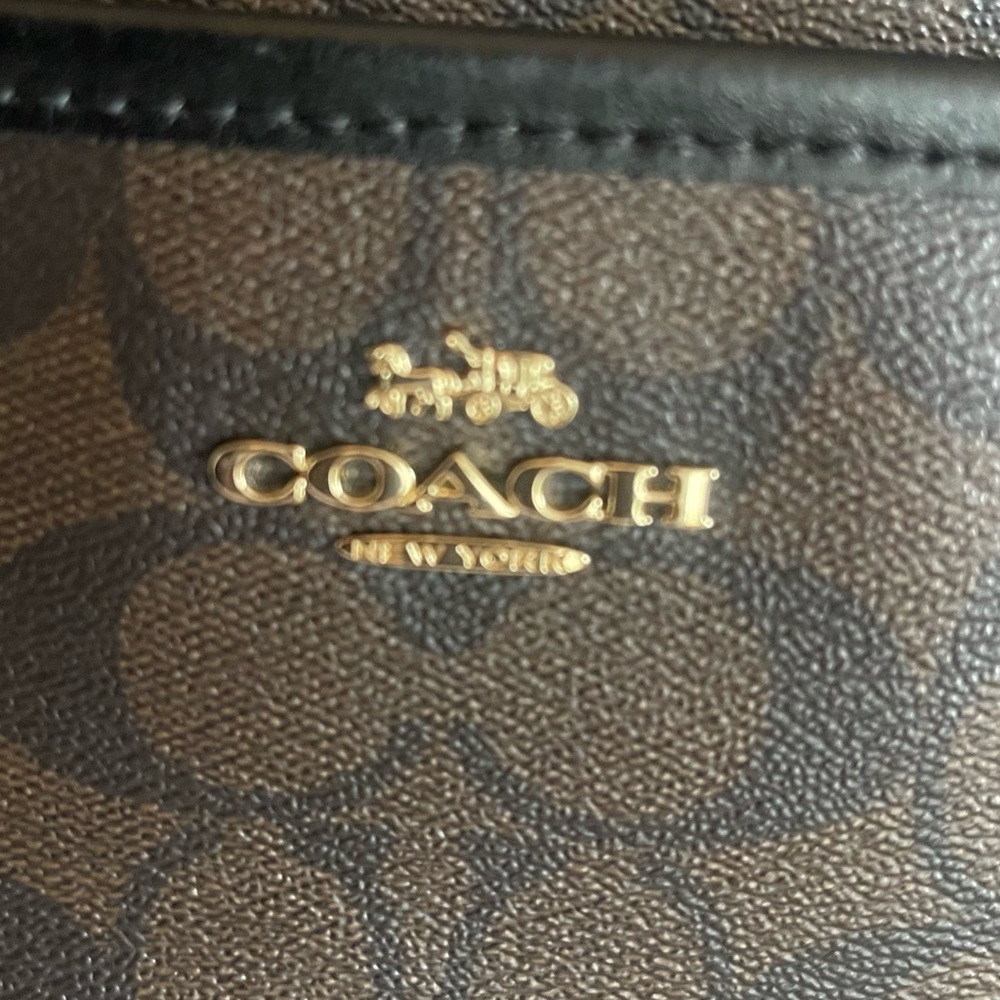 Coach Black and Brown Signature Bag leather crossbody in great condition - Picture 16 of 16